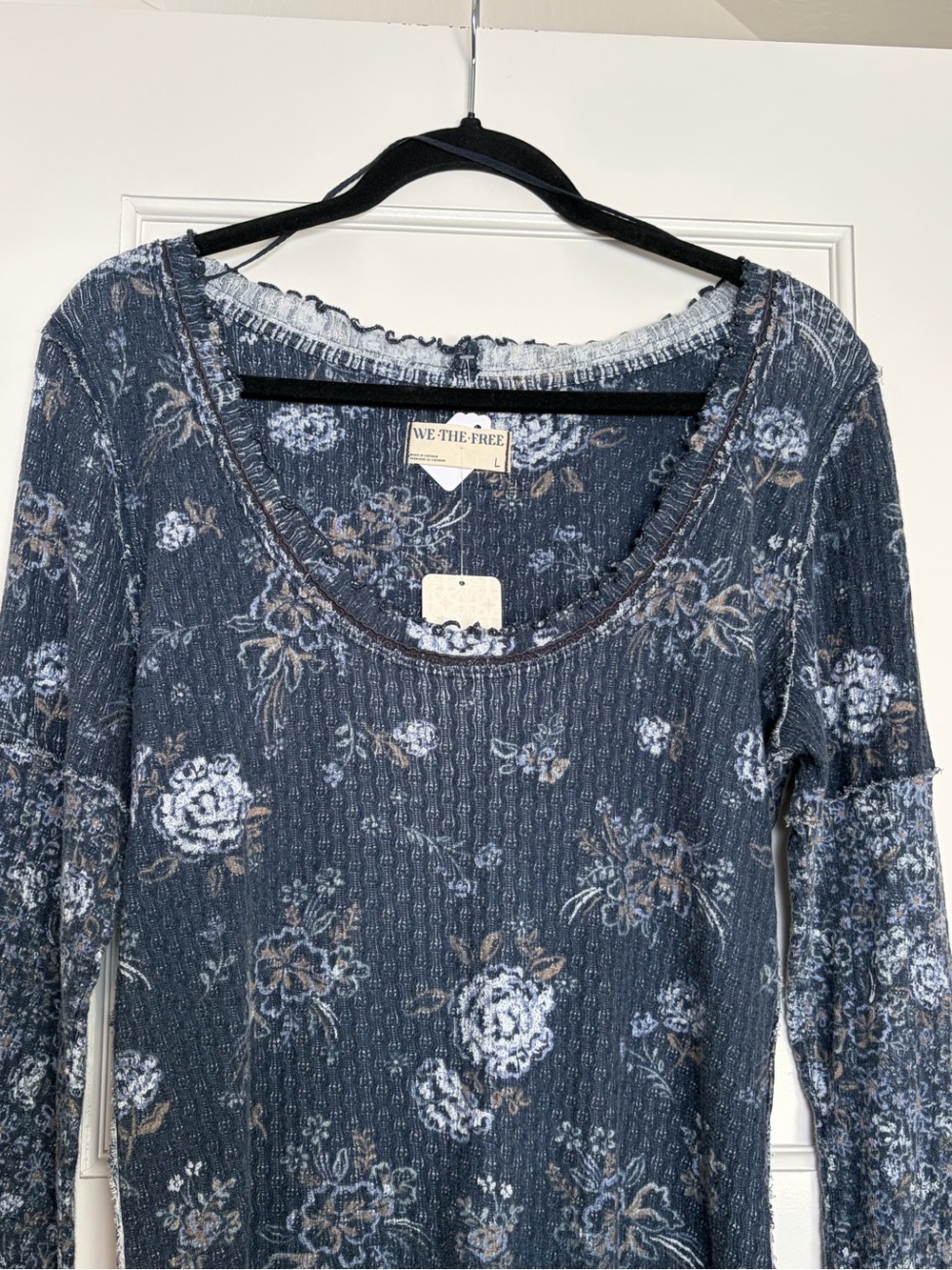We The Free Navy Clover Printed Thermal Long Sleeve Top (Large) - Picture 5 of 5